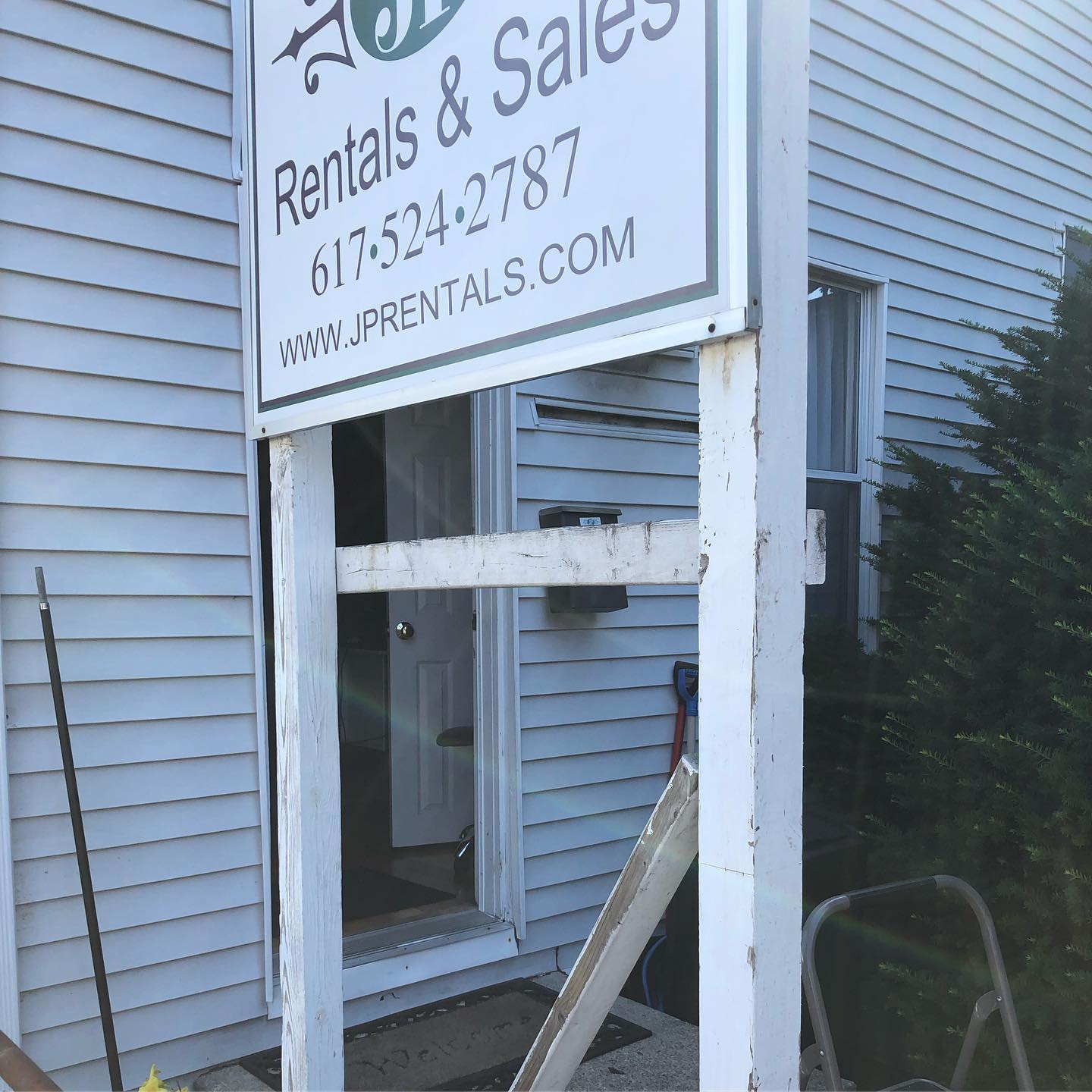 nobetterroiforyourhomethanafreshcoatofpaintjprentalsjamaicaplainrealestate3 | JP Rentals  Sales alt tagno better roi for your home than a fresh coat of paint jprentals jamaicaplain realestate 3