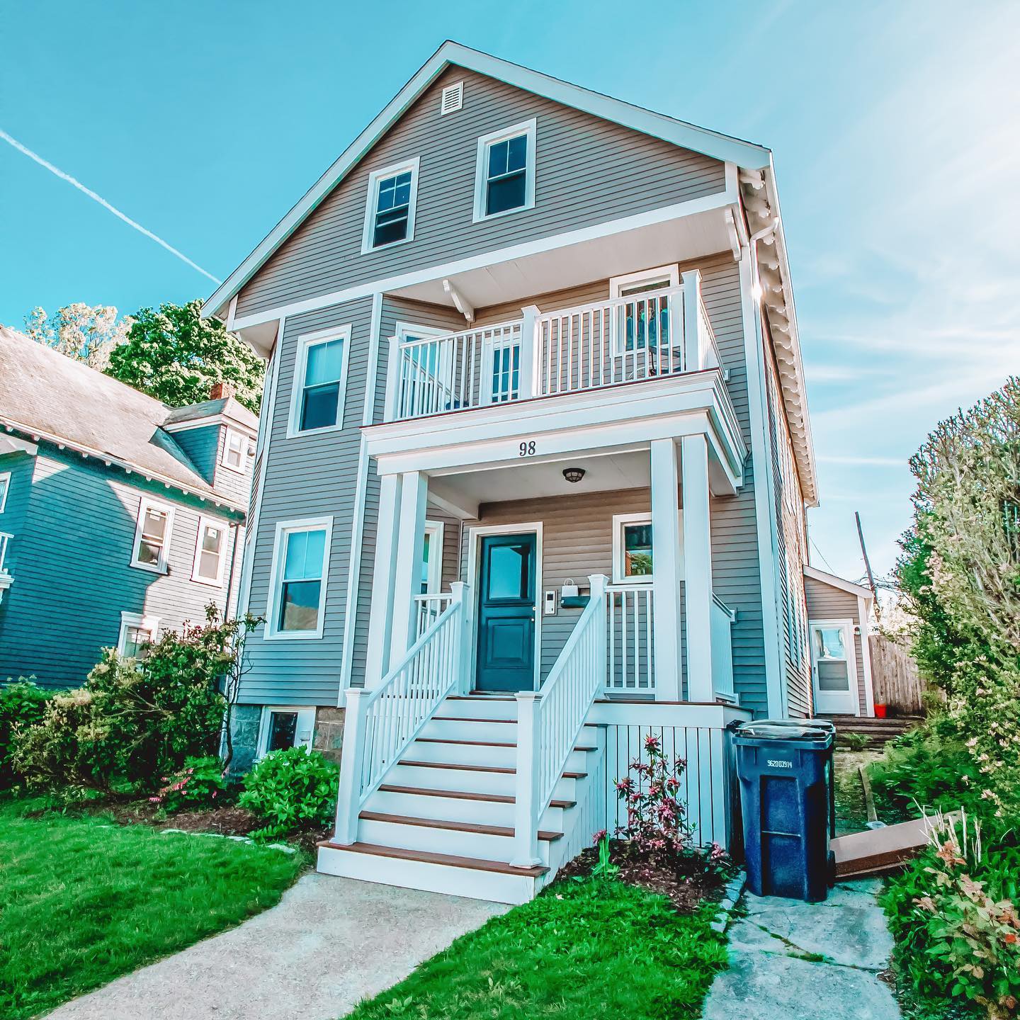 comingsoontonsofnaturalsunlightsharedyardandstreetparking3beds1bathavailabletorent13 | JP Rentals  Sales alt tagcoming soon tons of natural sunlight shared yard and street parking 3 beds 1 bath available to rent 1 3