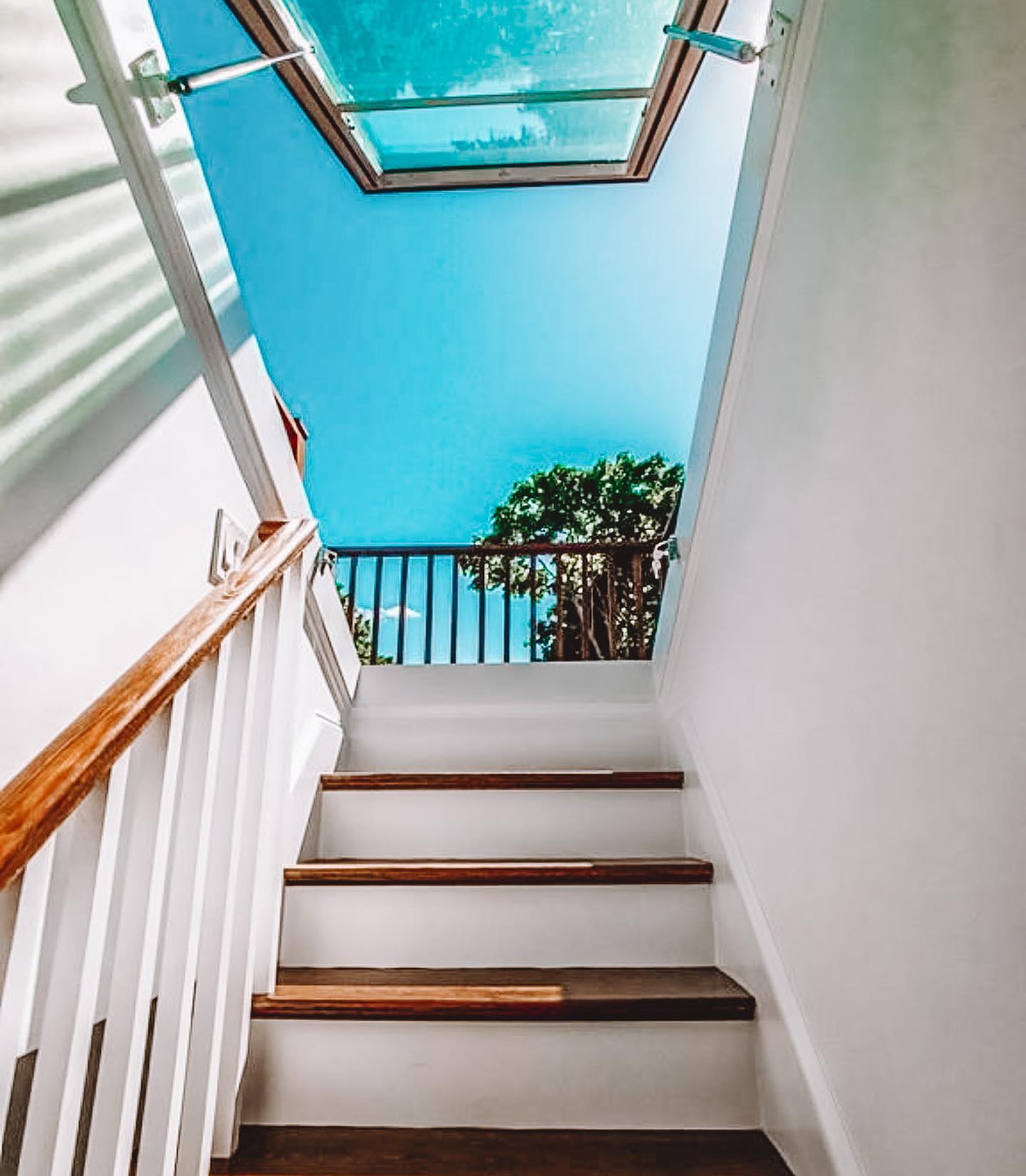 exclusiveroofdecktoenjoytheupcomingsummerweatheryespleasethisdeckandawholelotofoth | JP Rentals  Sales alt tagexclusive roof deck to enjoy the upcoming summer weather yes please this deck and a whole lot of oth