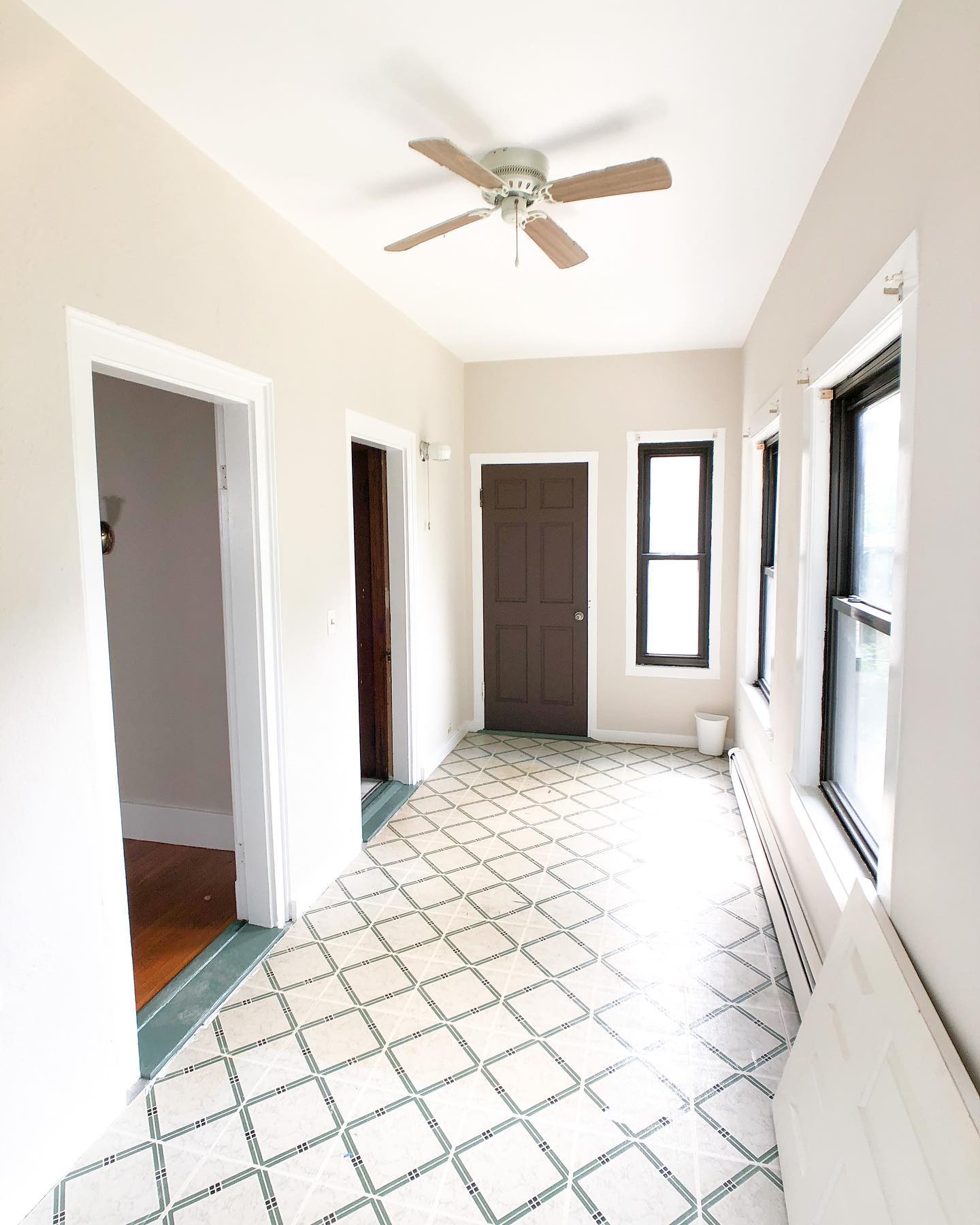 alt tagnew listing c l y d e 2 bed 1 bath 1000 sq ft spacious 2 bedroom with beautifully refinished hardwoo 4