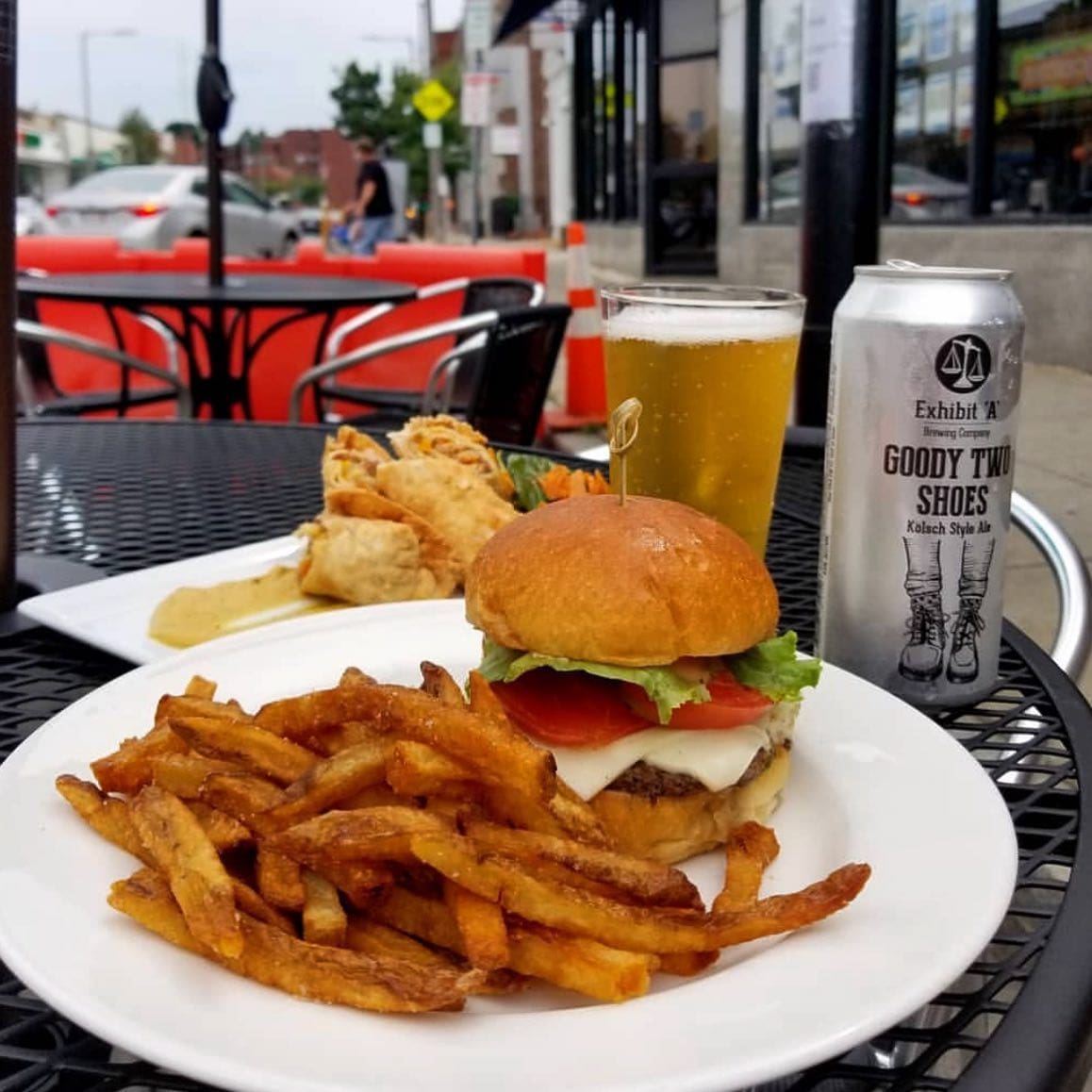 addanotherdeliciousoptiontoyourpatiodininglistwarmweatherjuicycheeseburgerwithheirloom2 | JP Rentals  Sales alt tagadd another delicious option to your patio dining list warm weather juicy cheeseburger with heirloom 2